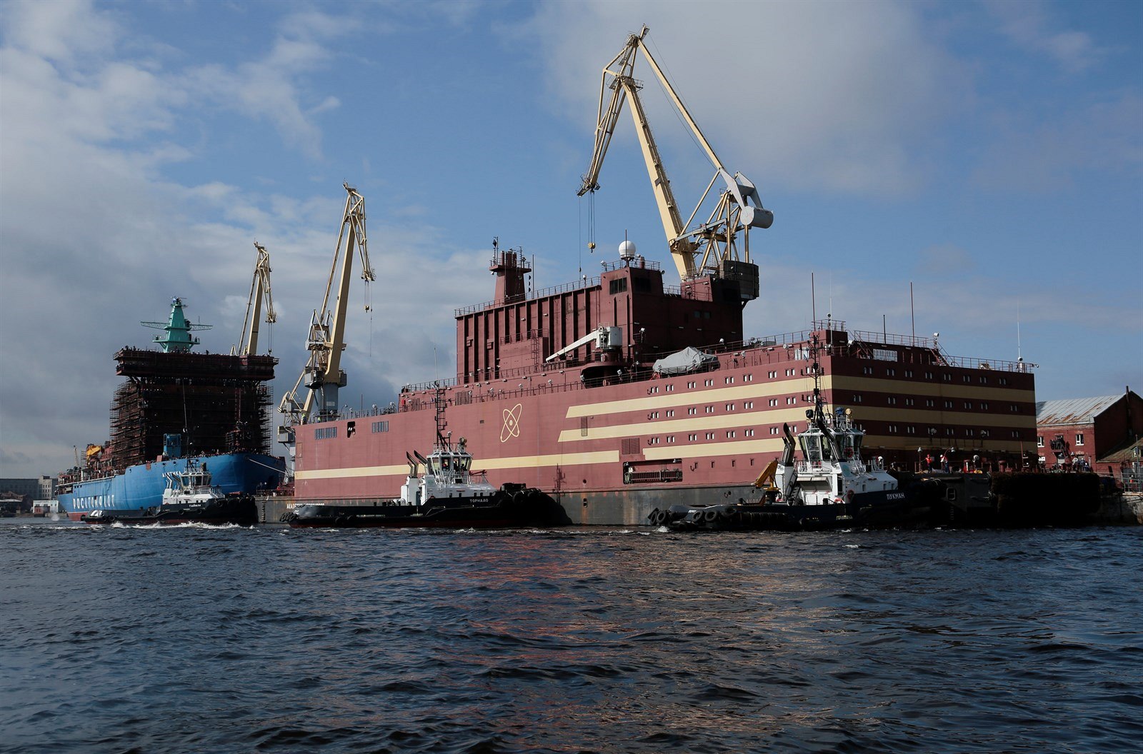 akademik lomonosov