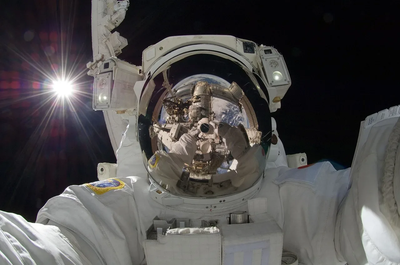 astronaut jpg webp