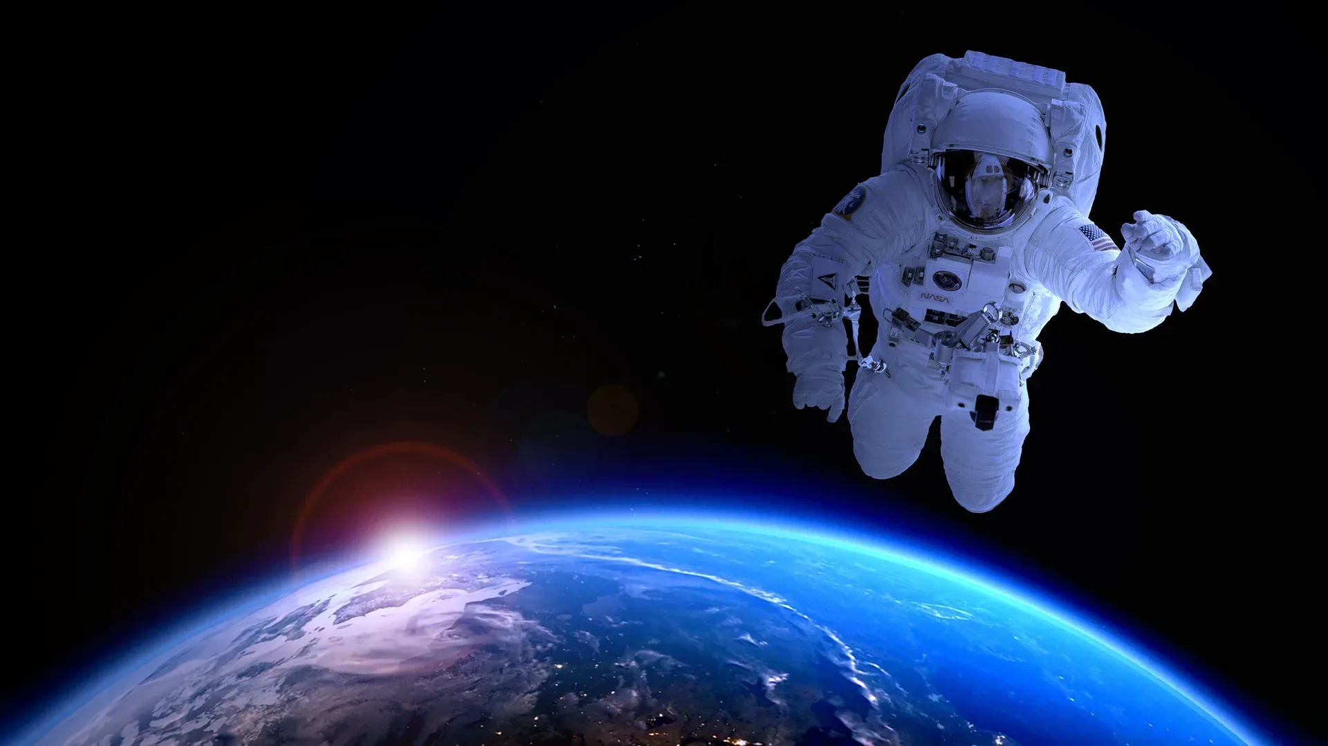 astronaut zem vesmirny turizmus trening jpg webp