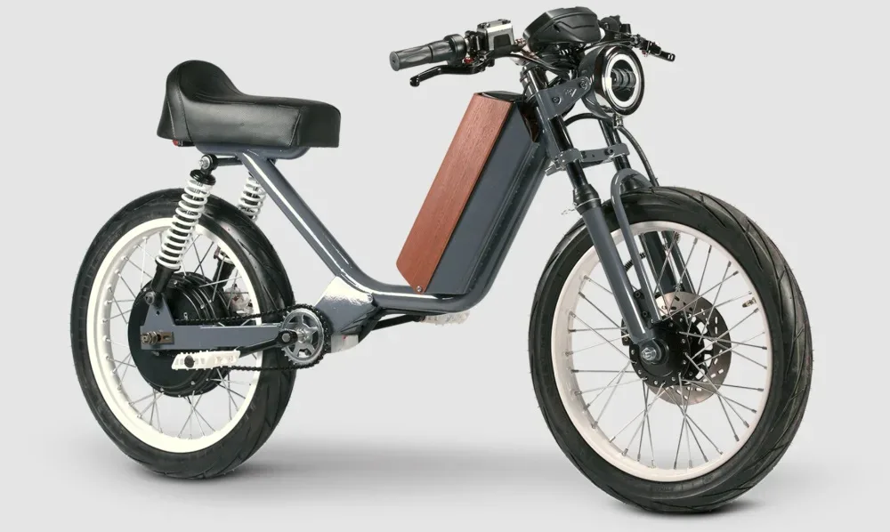 moped onyx jpg webp