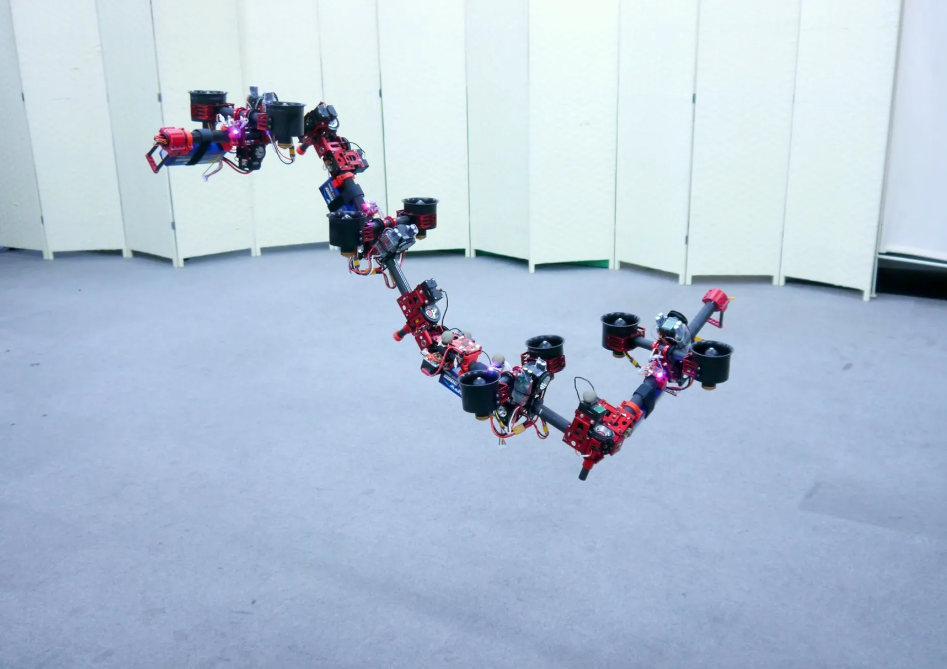 robot dragon uzke priestory ieee spectrum lietat jpg webp