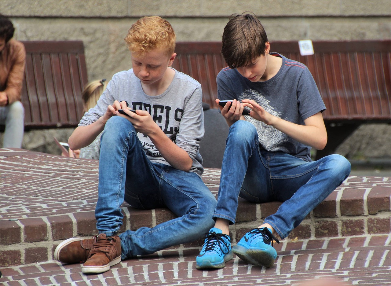 يرغب أكثر من 50٪ من أطفال المدارس السلوفاكيين في العودة إلى المدرسة ، و 20٪ يقضون 4 ساعات أو أكثر يوميًا على الهاتف المحمول والكمبيوتر اللوحي 33