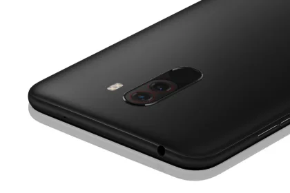 POCO F1