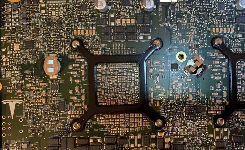 Počítač, bez ktorého by autopilot nemohol byť plnohodnotný