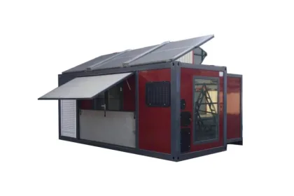 Malý domček so solárnym panelom