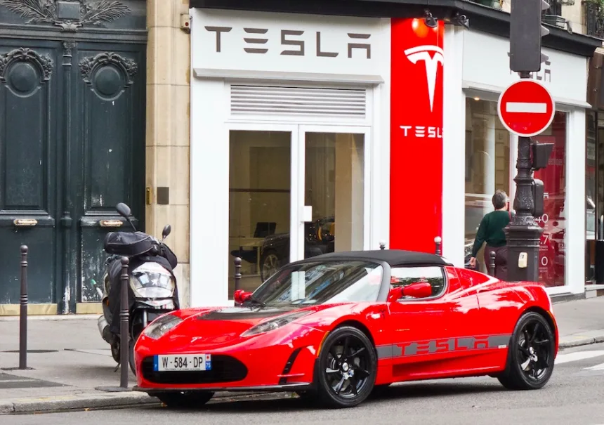 Jedna z kamenných predajní Tesly