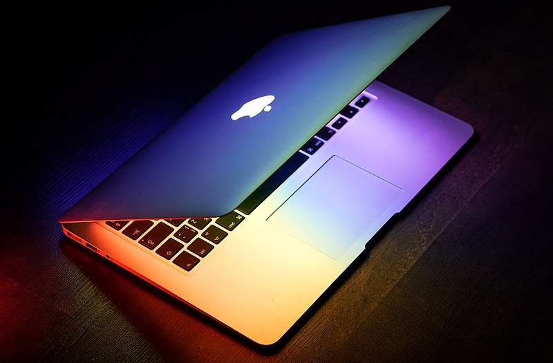 https://www.techbyte.sk/wp-content/uploads/2019/12/macbook.jpg