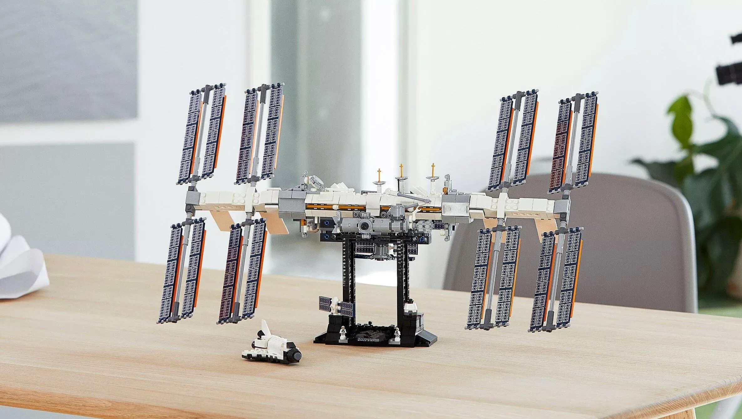 lego iss jpg