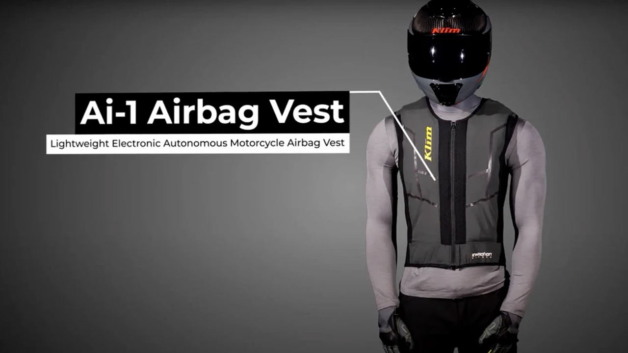 Airbag pre motorkárov kritizujú.