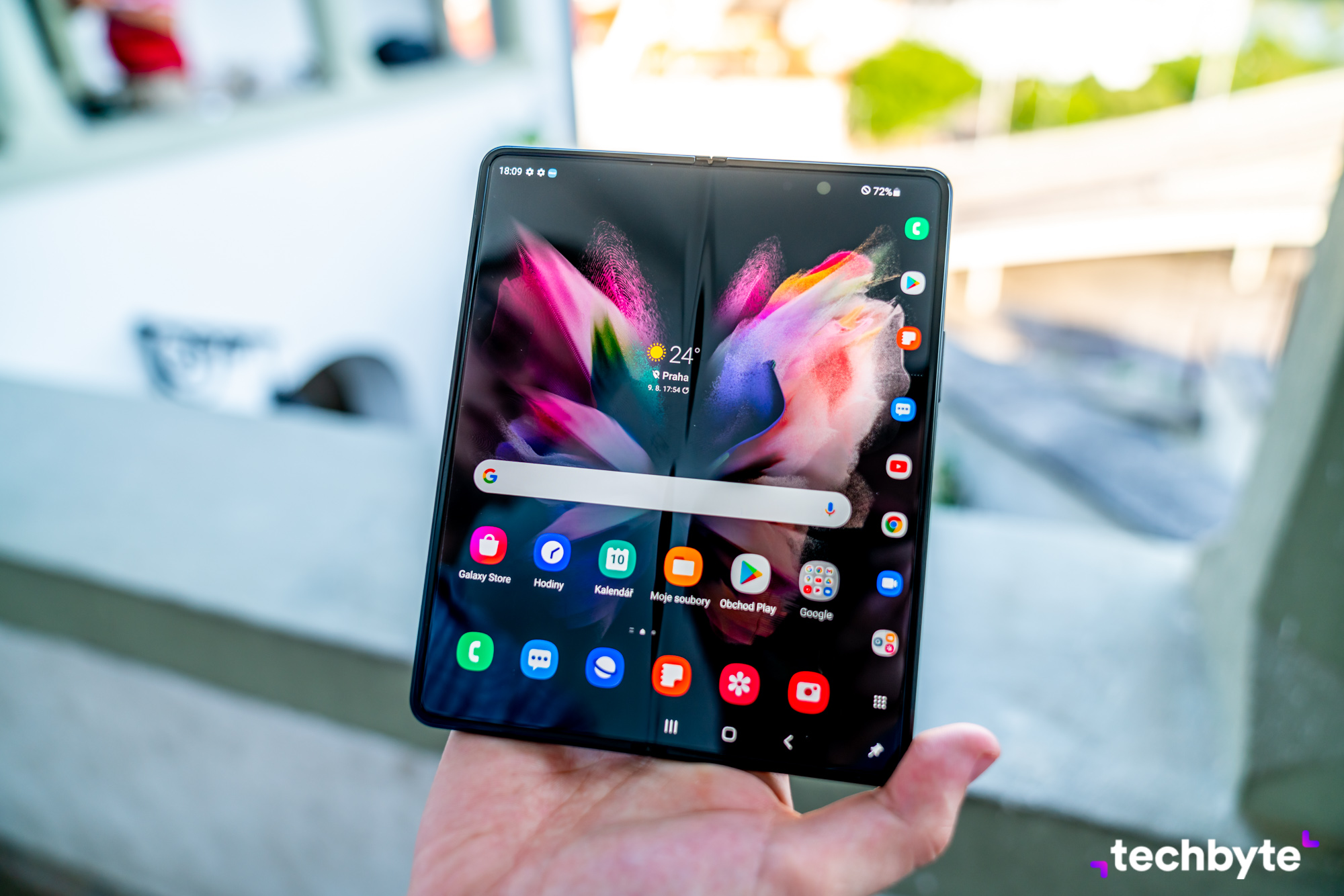 samsung galaxy z fold 3 14