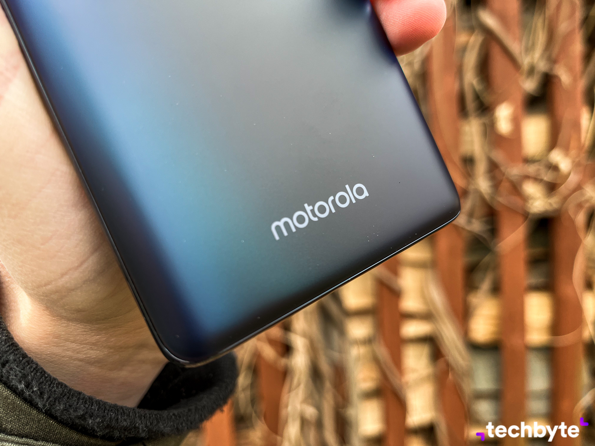 motorola edge 30 pro 13