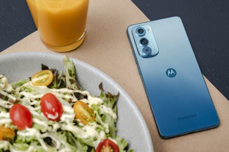 motorola edge 30 tit 1