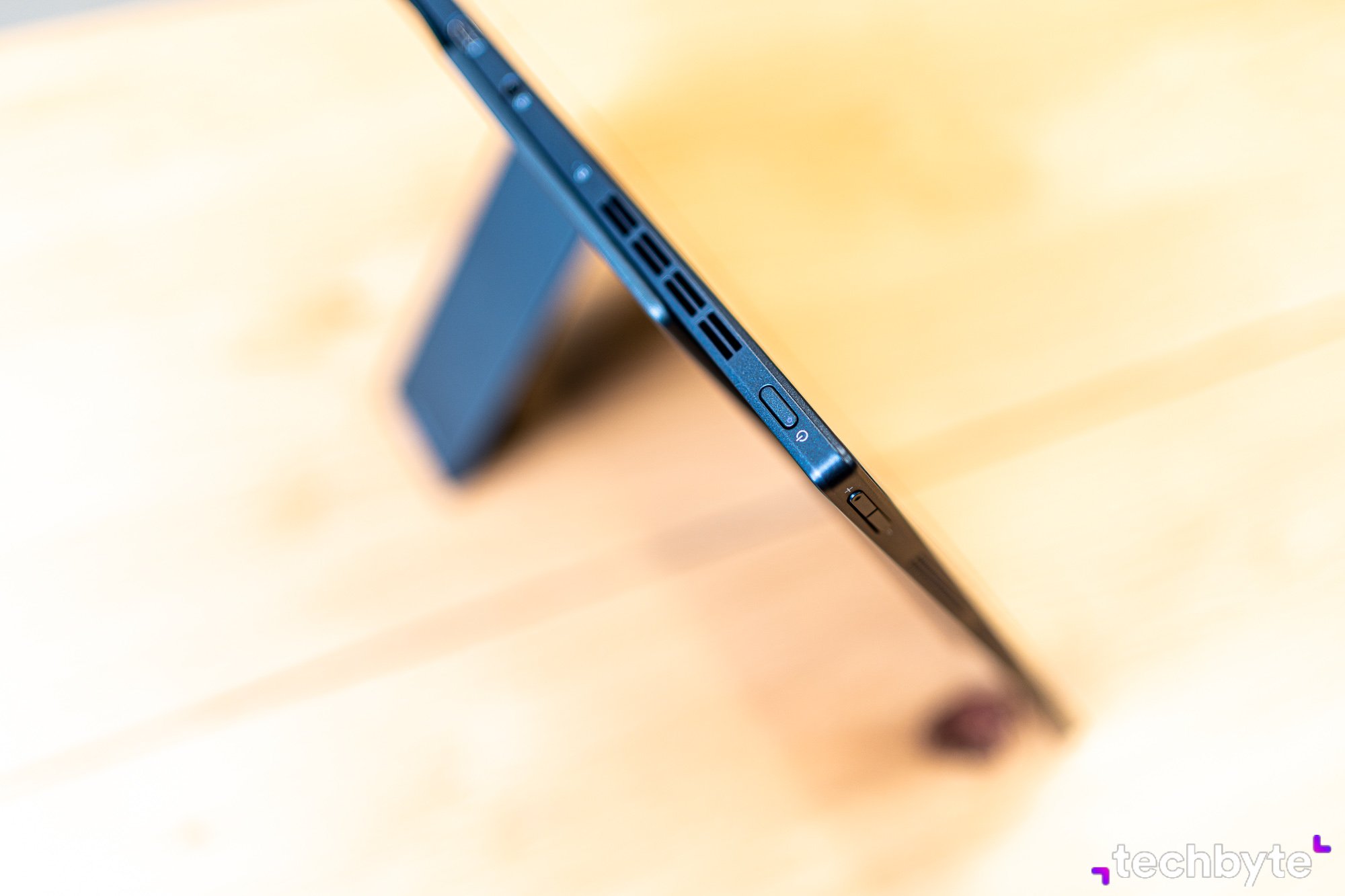 Asus Zenbook 17 Fold OLED