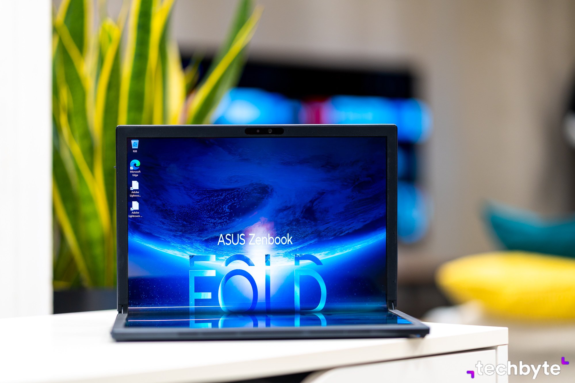 Asus Zenbook 17 Fold OLED