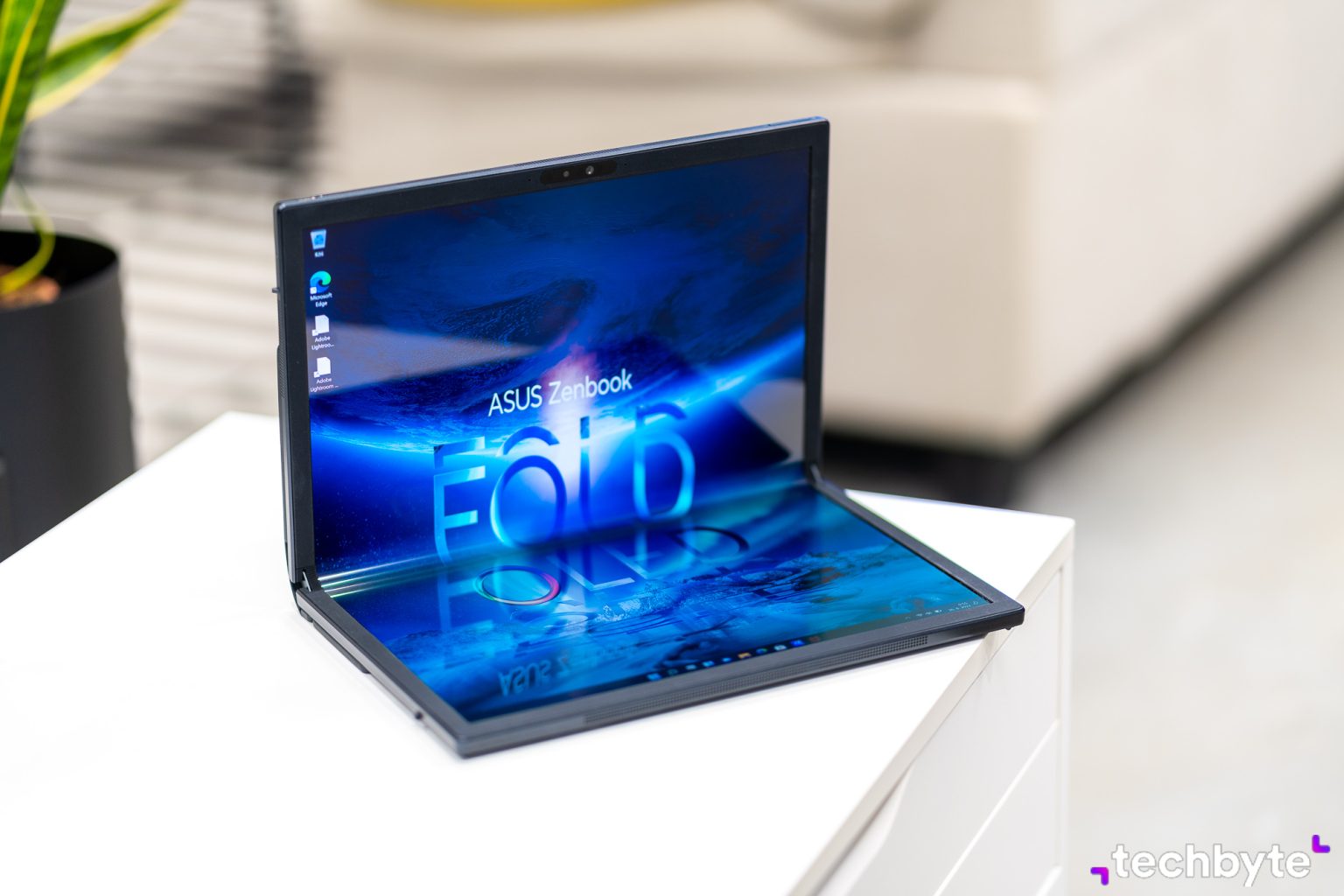 Asus Zenbook 17 Fold OLED