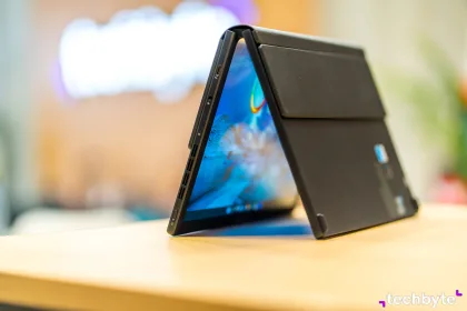 Asus Zenbook 17 Fold OLED