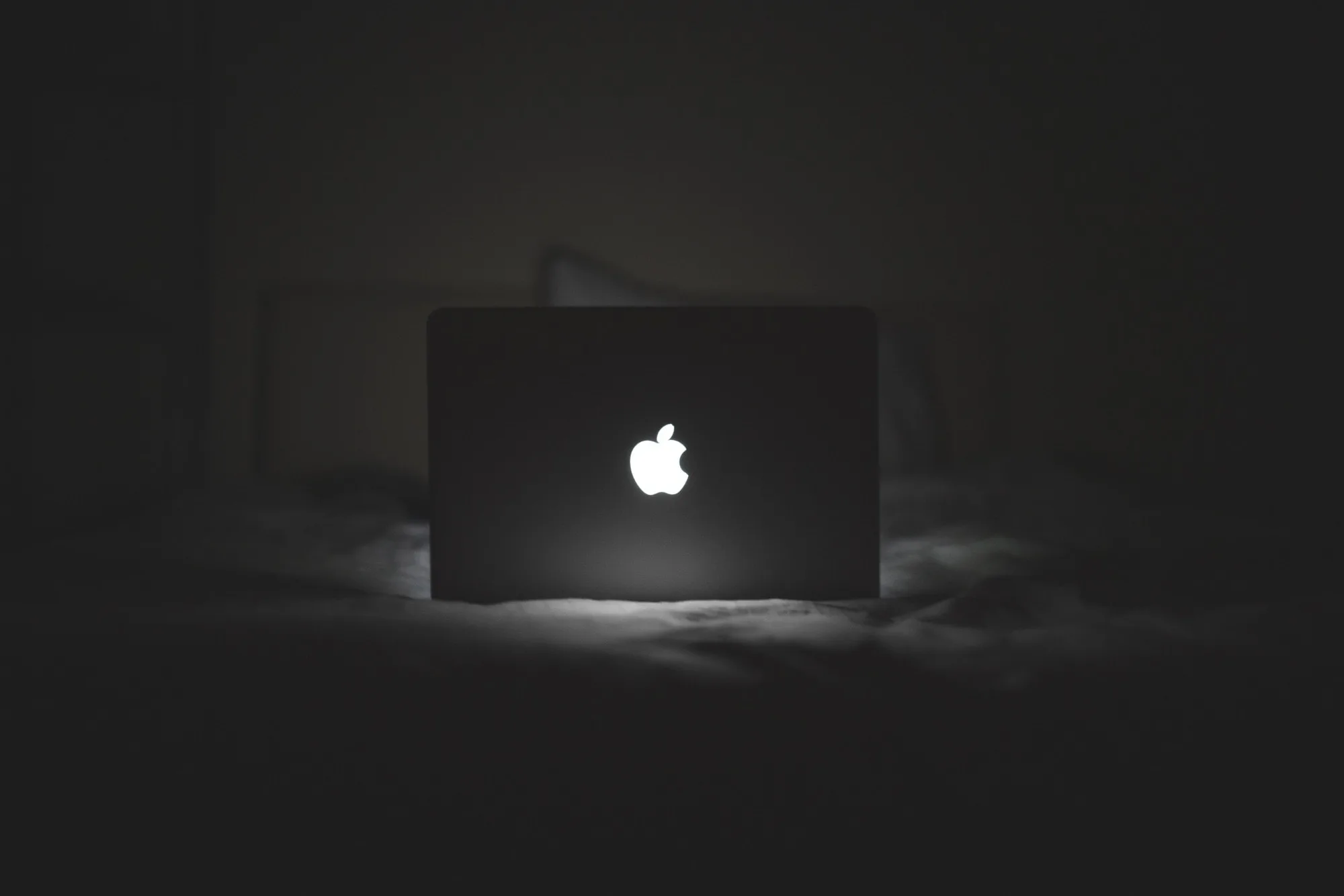 macbook podsvietene logo tit jpg