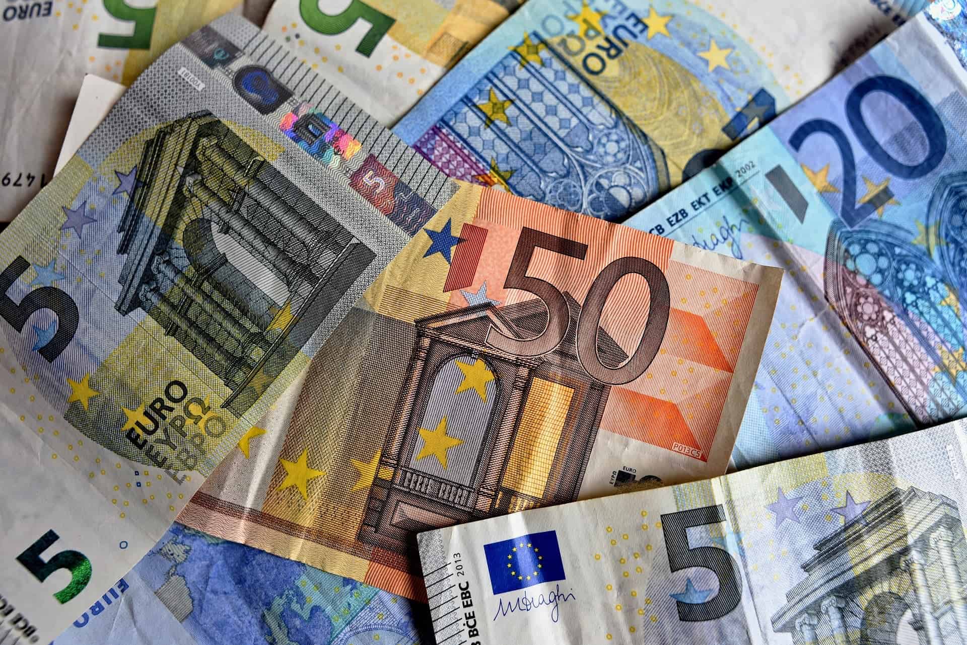 peniaze eura bankovky
