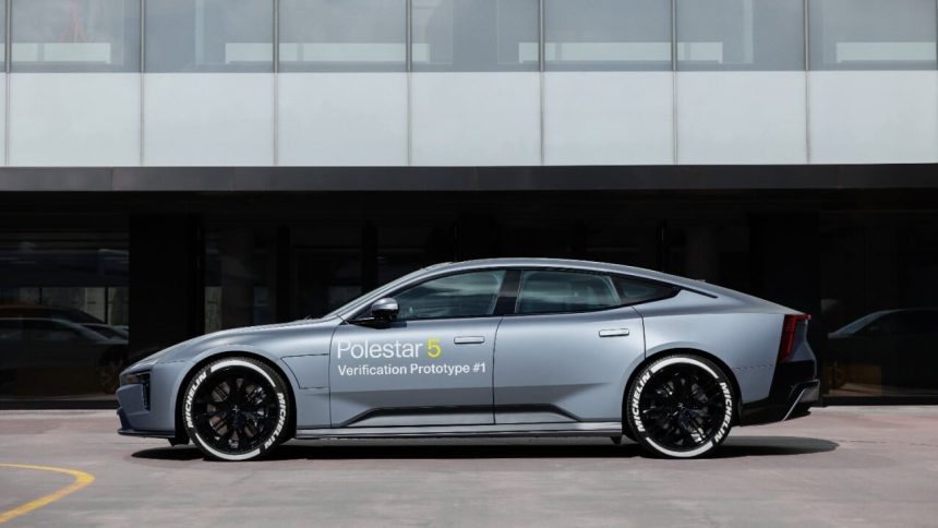 Elektromobil Polestar 5 s kremíkovou batériou