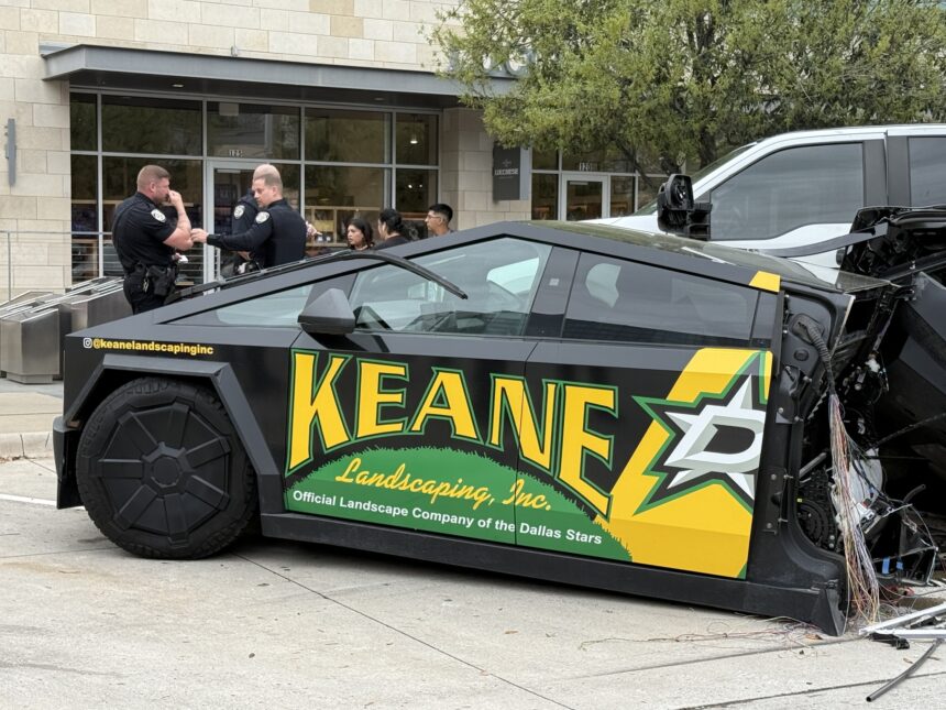 Tesla Cybertruck - nehoda