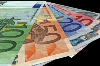 Peniaze, euro, bankovky