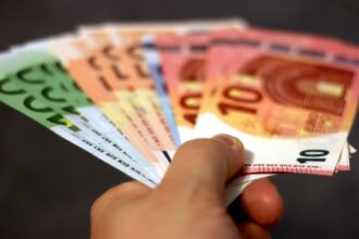peniaze, fond, euro, bankovky