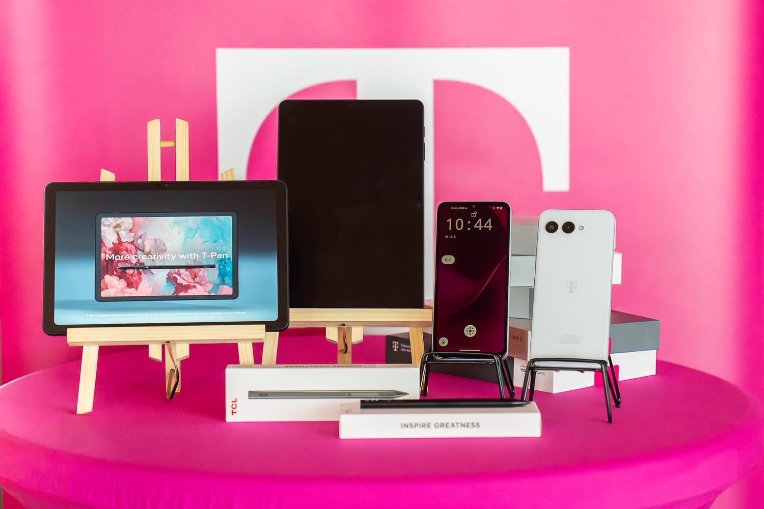 Telekom, Magenta AI, T Phone 3, T Tablet 2