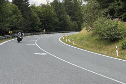 nové značenie na cestách pre motorkárov