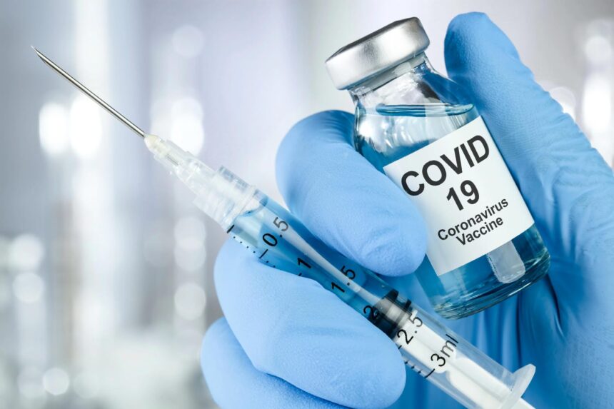 COVID-19, vakcíny