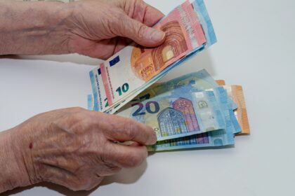 Dôchodok, peniaze, euro