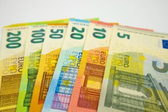 peniaze, bankovky, mince, rozpočet