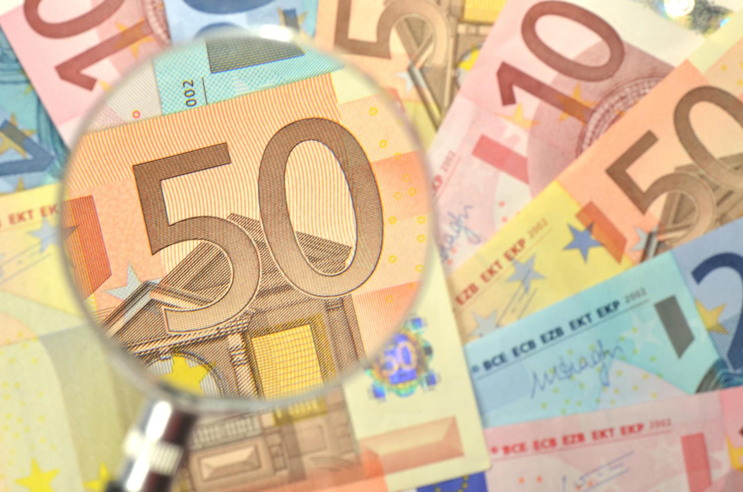 peniaze, bankovky, mince