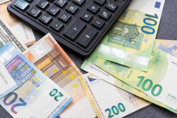 peniaze, bankovky, mince, ošetrovné