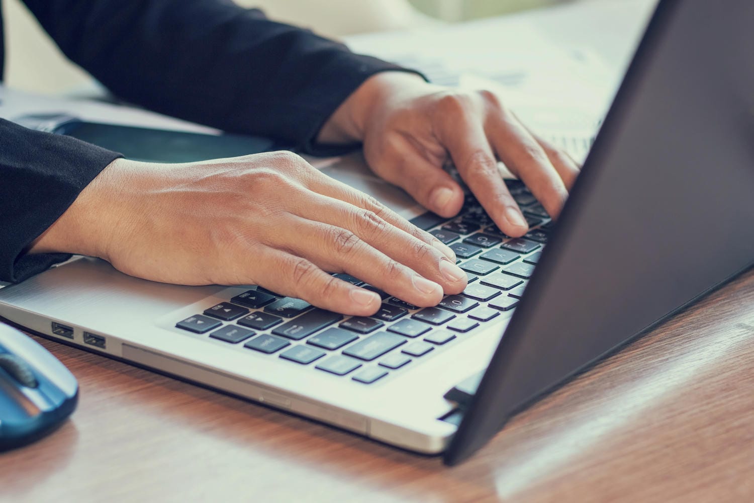 počítač, notebook, elektronické prihlášky