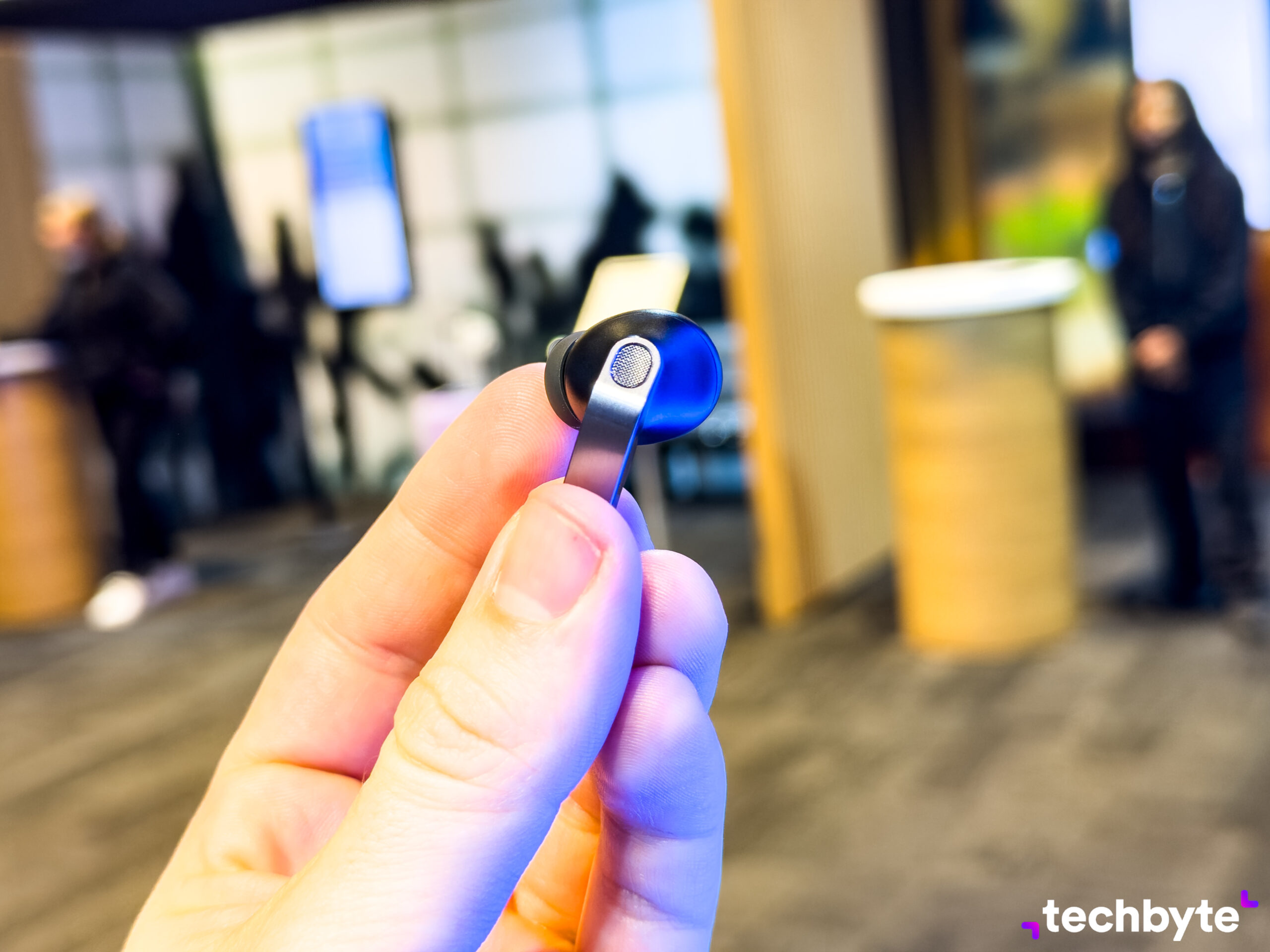 Samsung Galaxy Buds4, Buds4 Pro