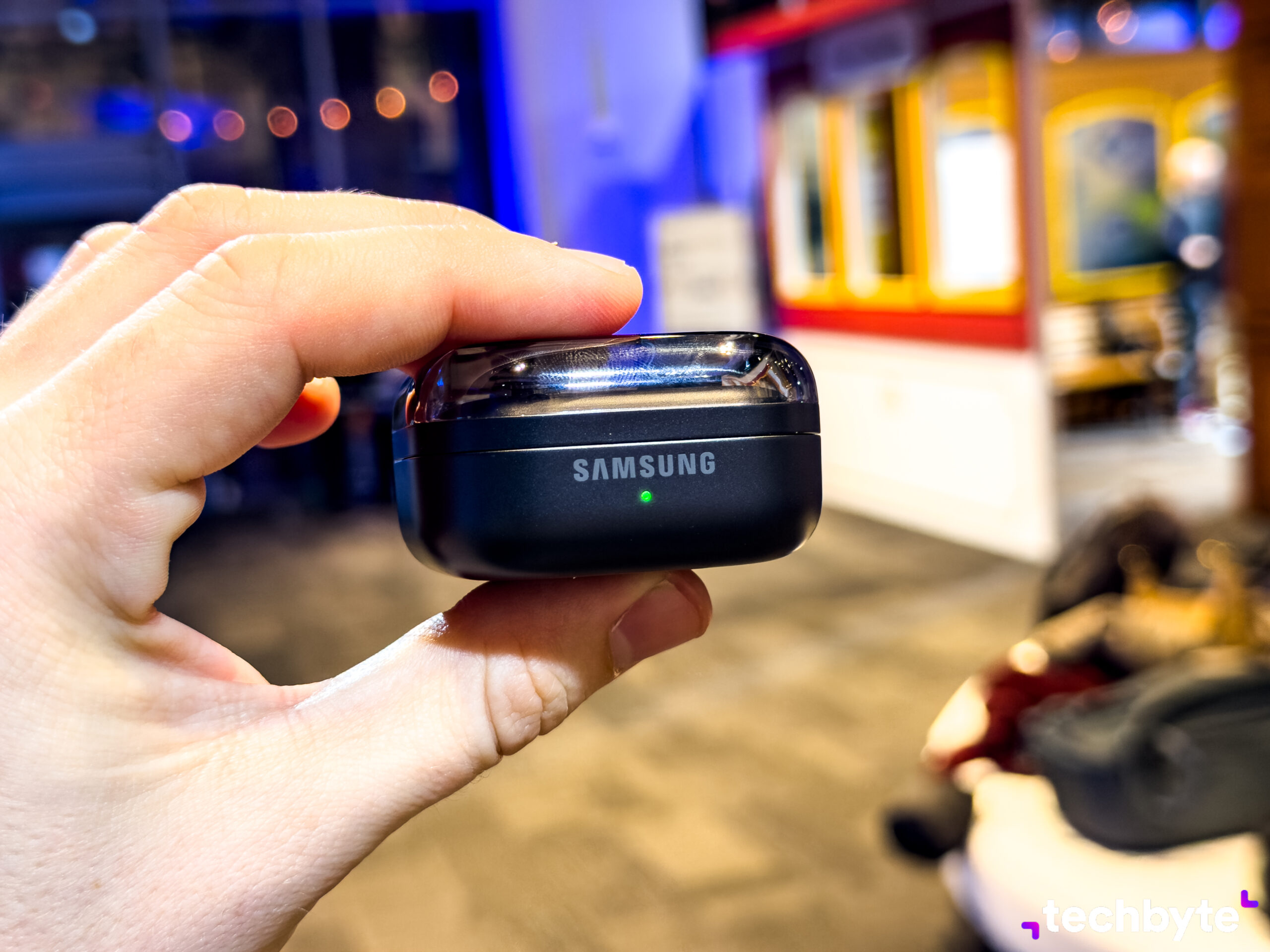 Samsung Galaxy Buds4, Buds4 Pro