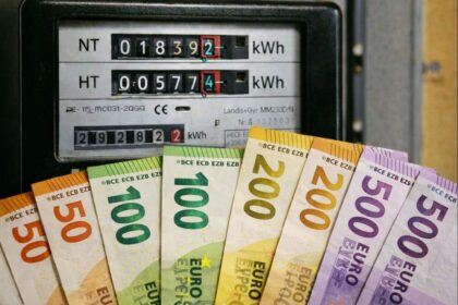 Energošek, peniaze, elektromer