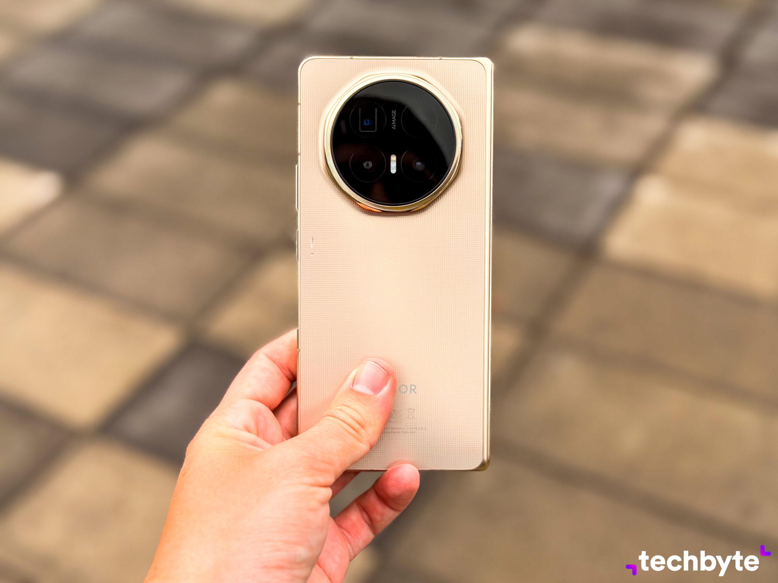 Honor Magic V6