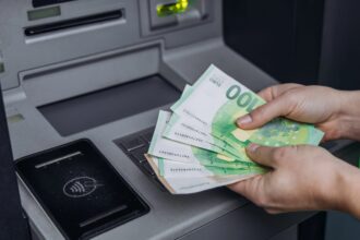 bankomat, hotovosť, peniaze