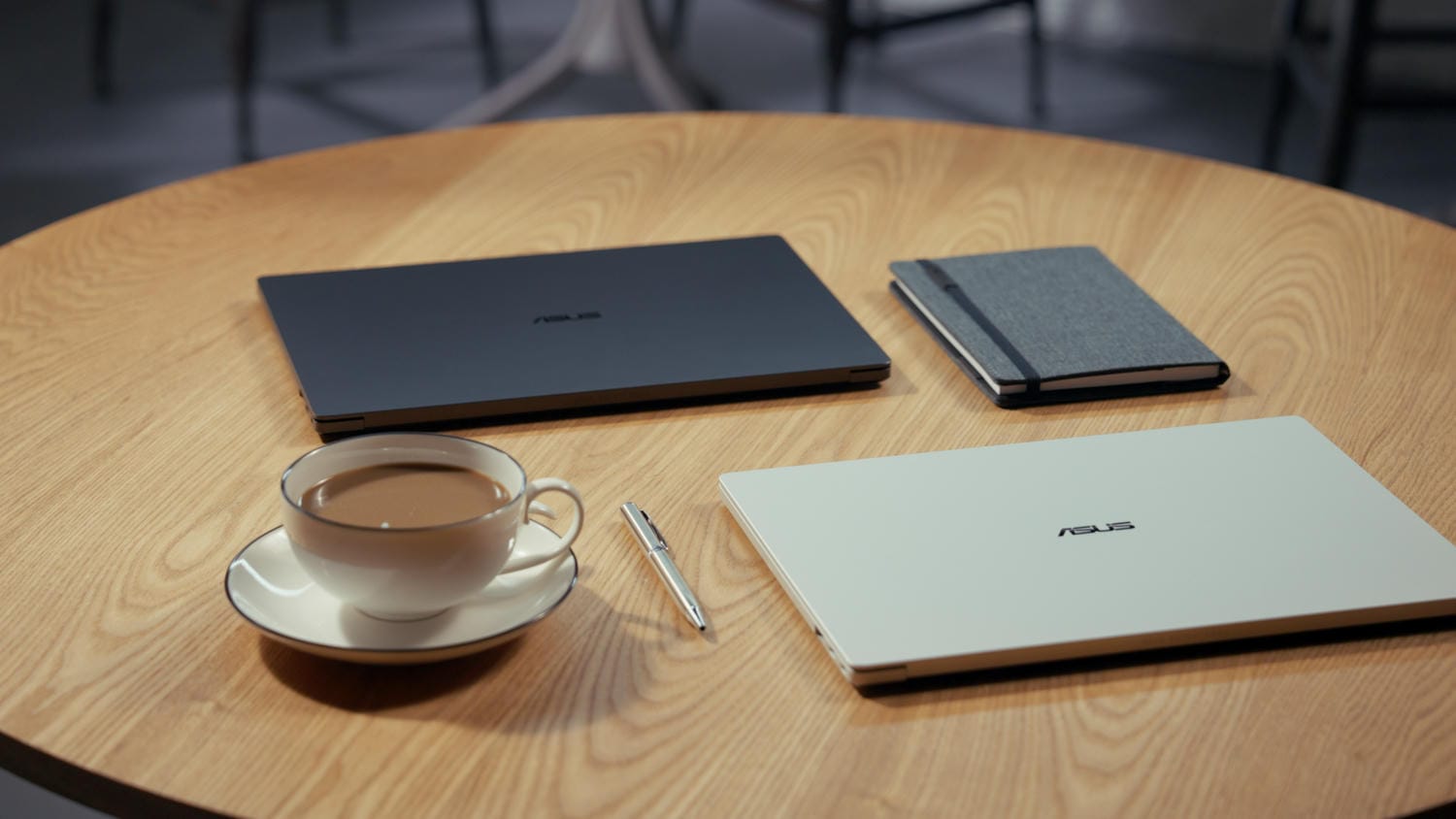 ASUS ExpertBook A7