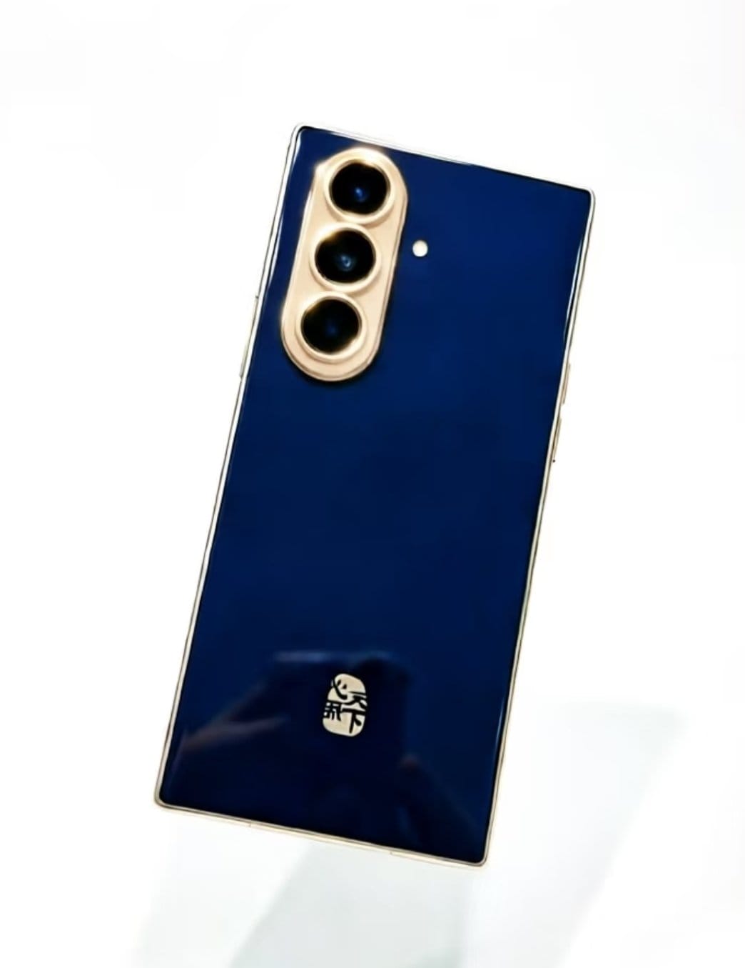 Údajný dizajn špeciálnej čínskej edície Galaxy Z Fold8 Ultra